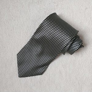BRIONI Necktie Tie Black Beige Geometric Handmade Italy Luxury 3.75x59"